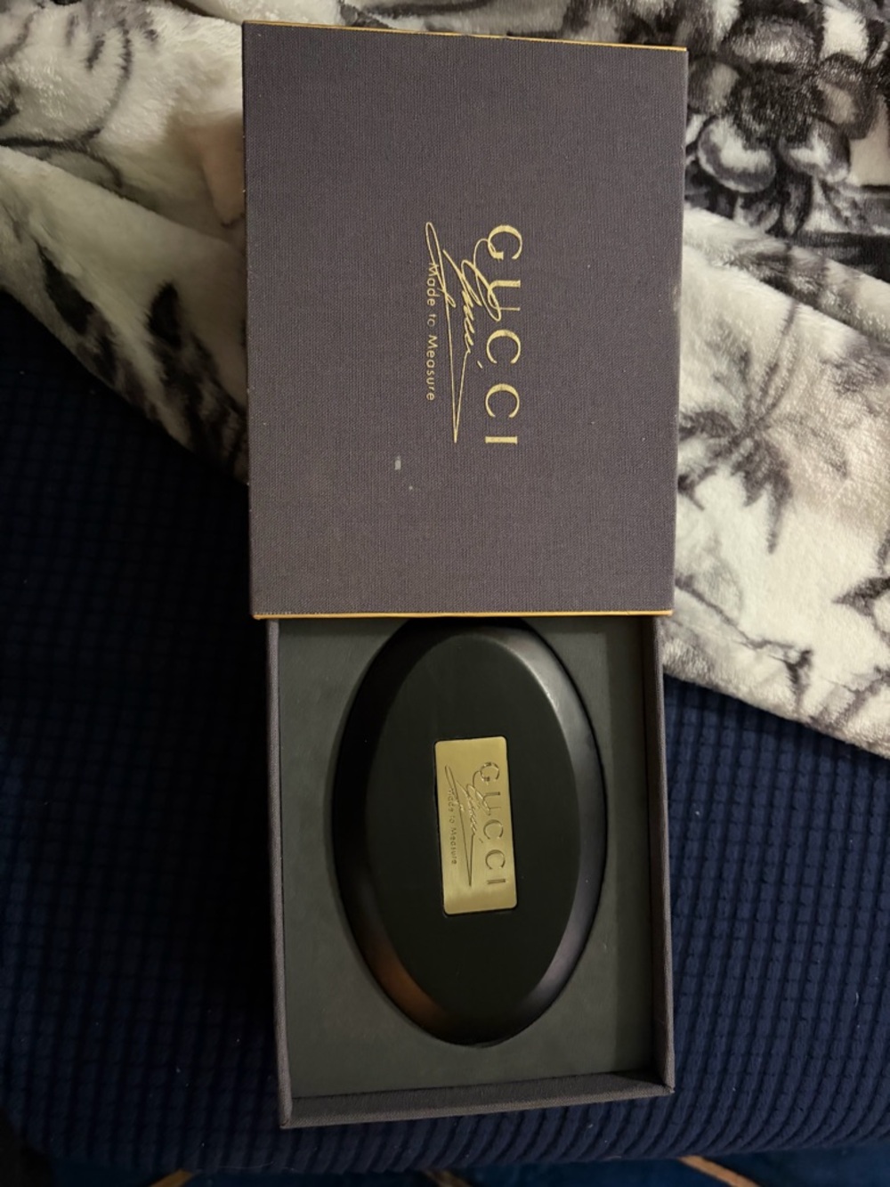 Gucci Oval Brush with Gold Plaque - Black